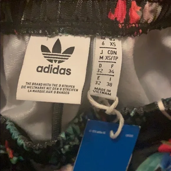 ✨bnwt Adidas Multicolor Womens Short✨ - Picture 5 of 6